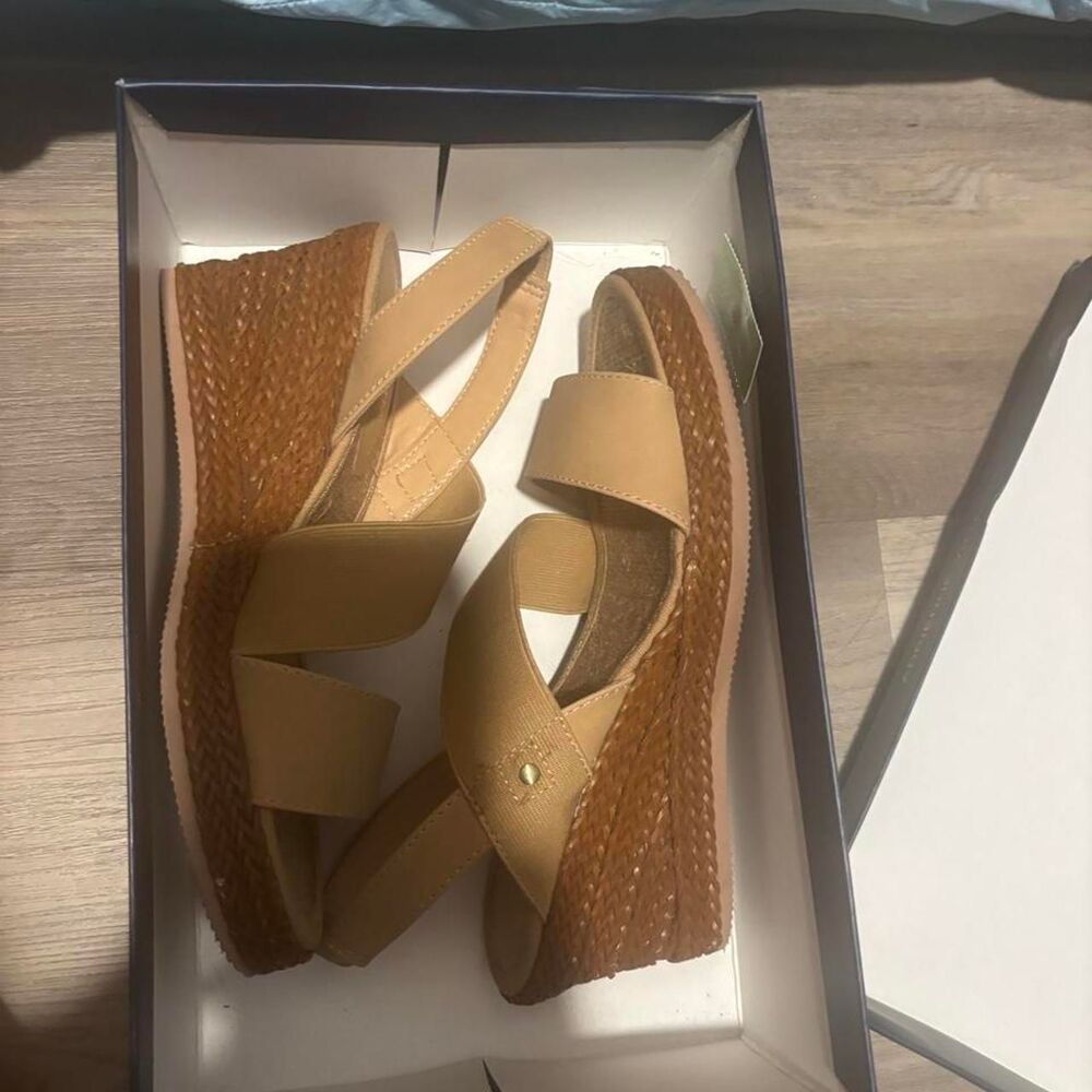 Adrienne-vittadini Women's Tan and Brown Sandals